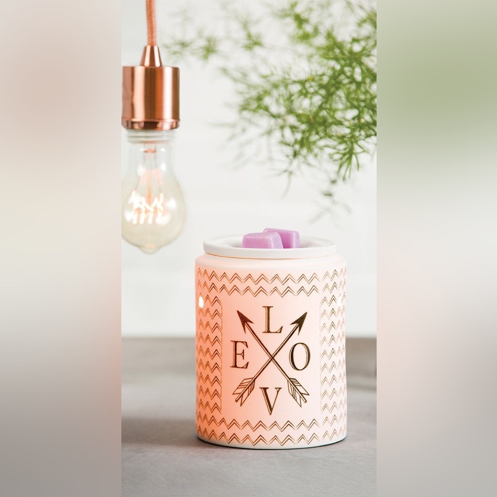 Scentsy Love Swept Warmer- New in Box- $35
